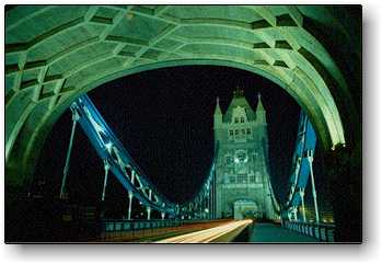 London England photos pictures - Tower Bridge - illuminated at night